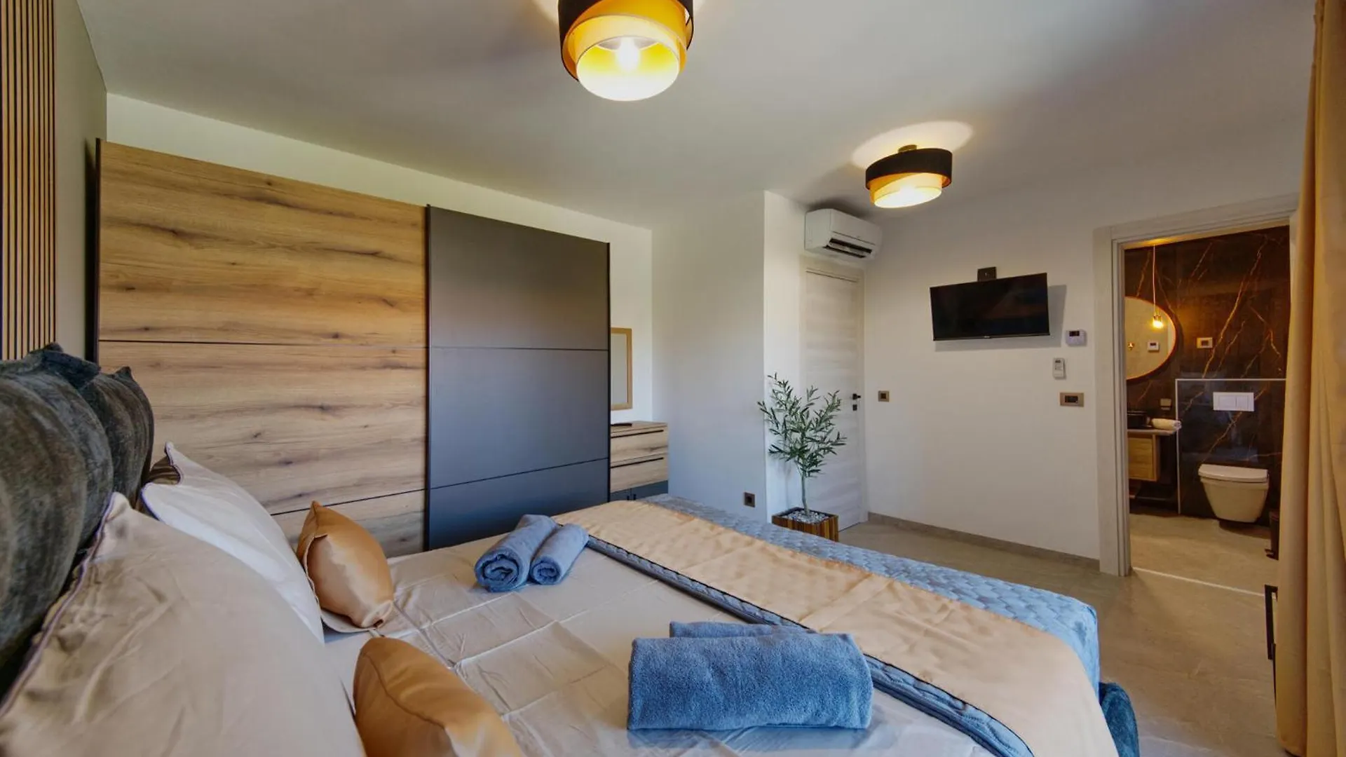 Gorgeous Home In Marcana With Sauna