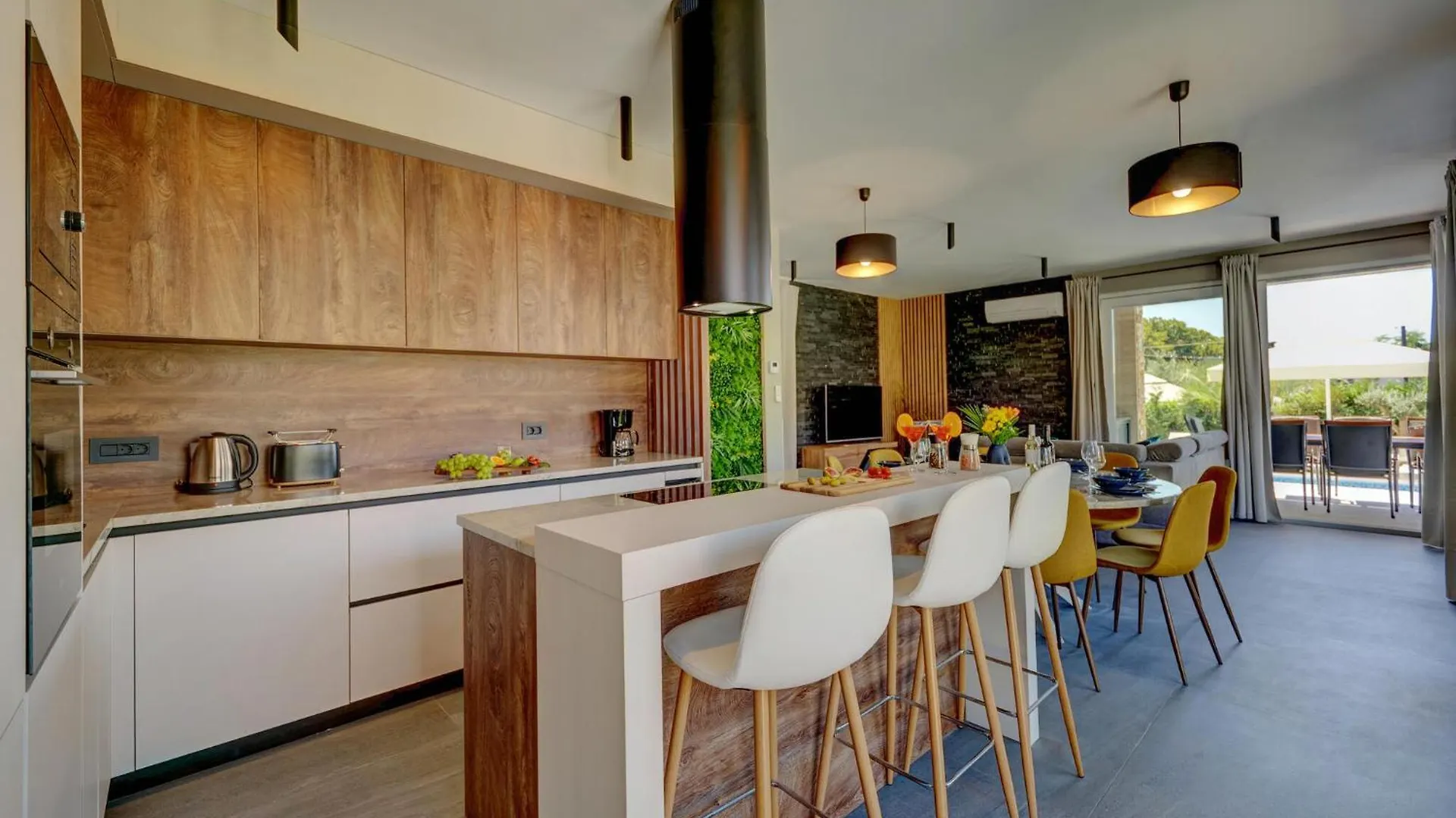 Gorgeous Home In Marcana With Sauna 0*,